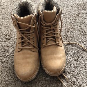 Cliffs by White Mountain boots